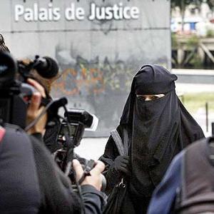 America opposes ban on burqa, Europe supports it