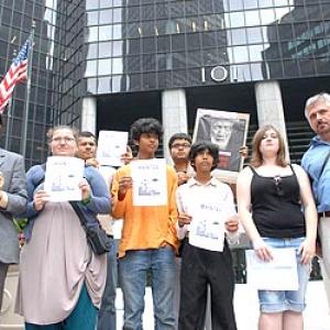 20 Indian Americans protest Bhopal verdict in US