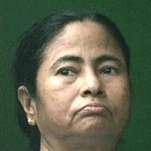 Mumbai paralysed but Mamata busy with Kolkata polls 