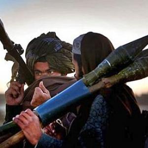 27 militants, 5 soldiers killed in Pakistan air blitz