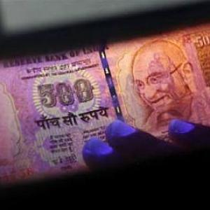 Fake money worth Rs 120,000,000,000,000 in India