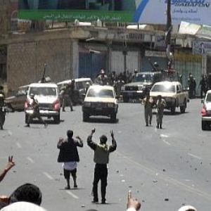 17 killed in Yemen as US pushes for Saleh's exit 