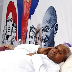 Lokpal Bill: Hazare's fast enters seventh day
