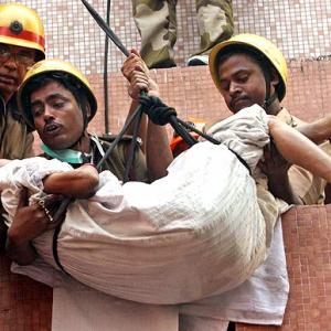 Seven held for Kolkata hospital fire, toll rises to 90