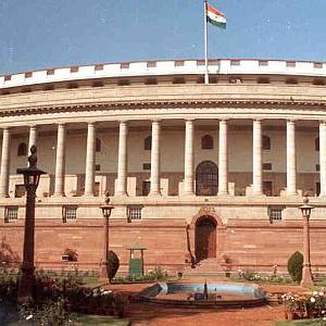 Stormy start to Lokpal Bill debate in Lok Sabha