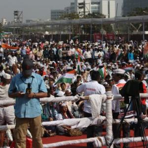 Anna calls off fast, says Cong has cheated them the maximum