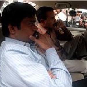 A Raja's key aide Sadiq Batcha commits suicide