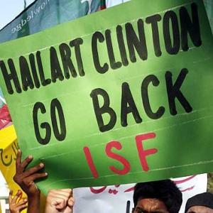 Clinton's cool reception suggests new low in US-Pak ties