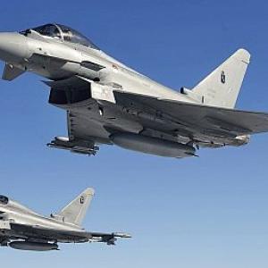 Rafale deal: French Defence Minister to hold talks with Parrikar