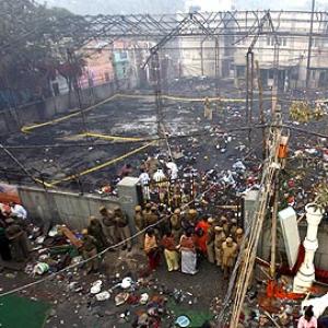 East Delhi fire: Cops took away our gold, money, say survivors