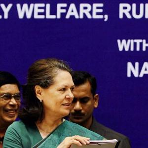 Cabinet clears Sonia's Food Security Bill