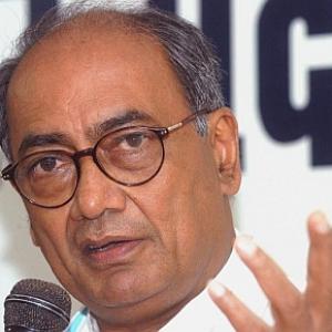 Why are you soft on BJP, Digvijay asks Hazare