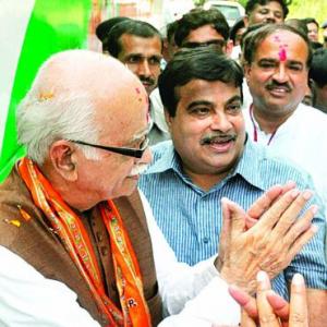 'Small mistakes' embarrassing BJP: Advani