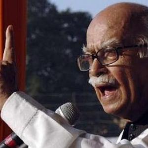 Even I should be jailed for cash-for-vote: Advani