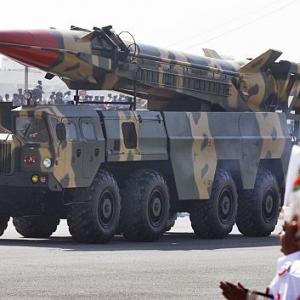 'Pakistan has MORE nuke weapons than India'
