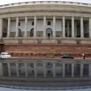 Oomen Chandy invitation row: LS adjourns over Congress, AAP protests