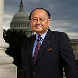 Highest-ranking Asian-American politician dead