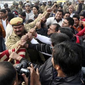 No apologies: Shinde justifies police action on protestors