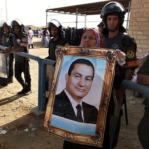 In PHOTOS: Hosni Mubarak gets life term, Egypt celebrates