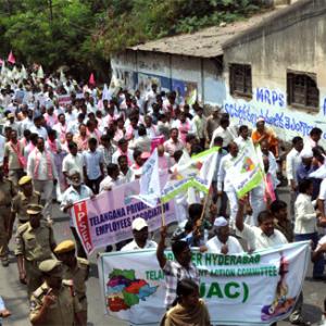 Telangana statehood: Parties urge youths against suicide