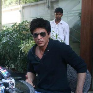 Don't ban SRK: Lalu, Mamata; keep it cool: Farooq