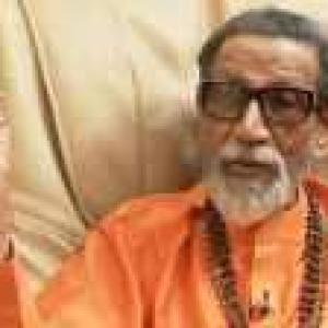 Concern over Bal Thackeray's health, Uddhav meets Sena MPs