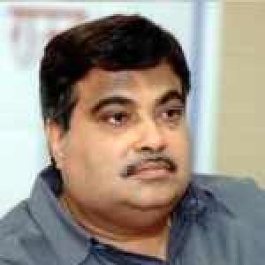 RSS's dilemma: To oust Gadkari without losing credibility