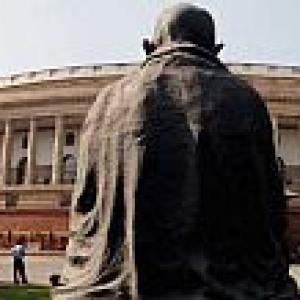 FDI issue again derails Parliament work