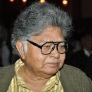 Sahitya Akademi President Sunil Gangopadhyay dead