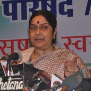 Sushma clarifies stand on coal-gate, says PM must quit
