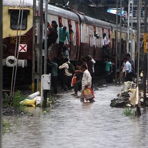 Heavy rains lash Mumbai suburbs, many stranded
