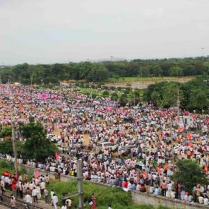 Clashes break out as thousands gather for Telangana