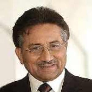 Treason: SC summons Musharraf, bans him from leaving Pak