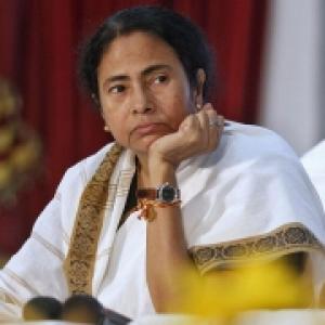 Mamata blames Left, SEBI and RBI for chit fund scam