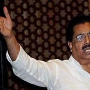 P C Chacko unites the opposition against Congress
