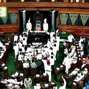 Pradhan mantri isteefa do... Oppn shuts down Parliament