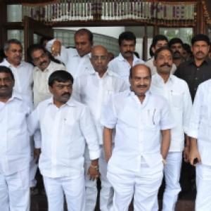 Telangana crisis: 3 ministers, 14 Cong legislators quit