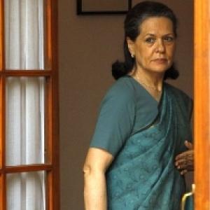 After Sonia's letter on IAS officer, SP to vote against Food Bill