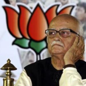 Advani's dig at Modi: Leaders shouldn't criticise others on I-Day