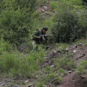 Pak fires on forward areas along LoC, Indian troops retaliate