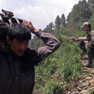 Pak shells 17 Indian posts, border hamlets in Jammu; 3 injured
