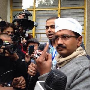 Arvind Kejriwal, Hamid Ansari among first to cast votes in Delhi