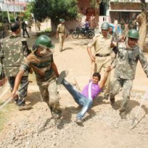 Strike against division bill hits normal life in Seemandhra