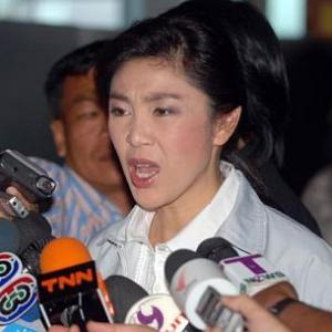 Thai Premier Yingluck breaks down in tears