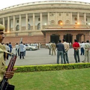 With time running out, Cong tries send out crucial messages