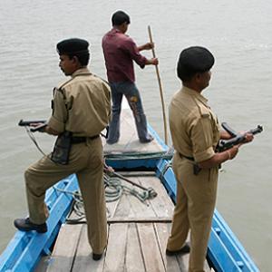 India fenceless as Islamic State terror rises in Bangladesh