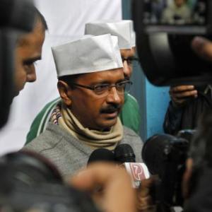 AAP battle far from over: Kejriwal wants Yadav, Bhushan out