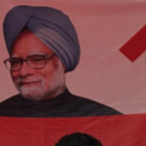 Dr Singh won't resign on Friday, likely to anoint Rahul as PM candidate