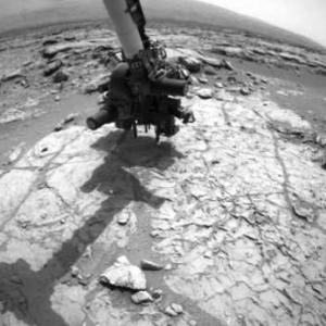 In PHOTOS: Curiosity rover unearths first Martian rock