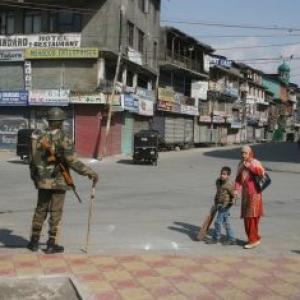 Strike by Hurriyat evokes mixed response in Kashmir